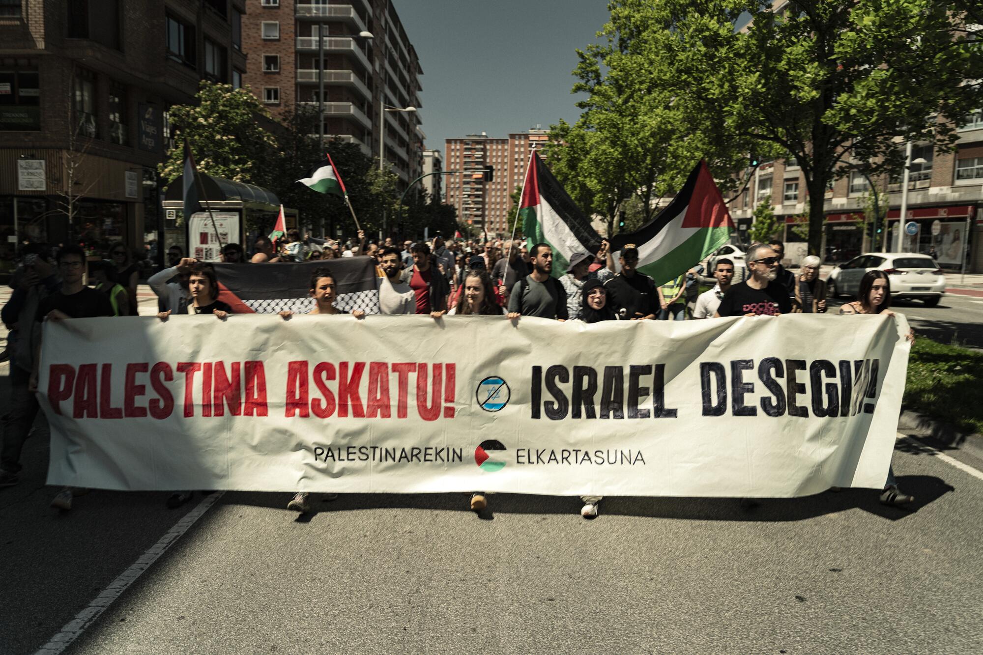 Miles de personas han participado.